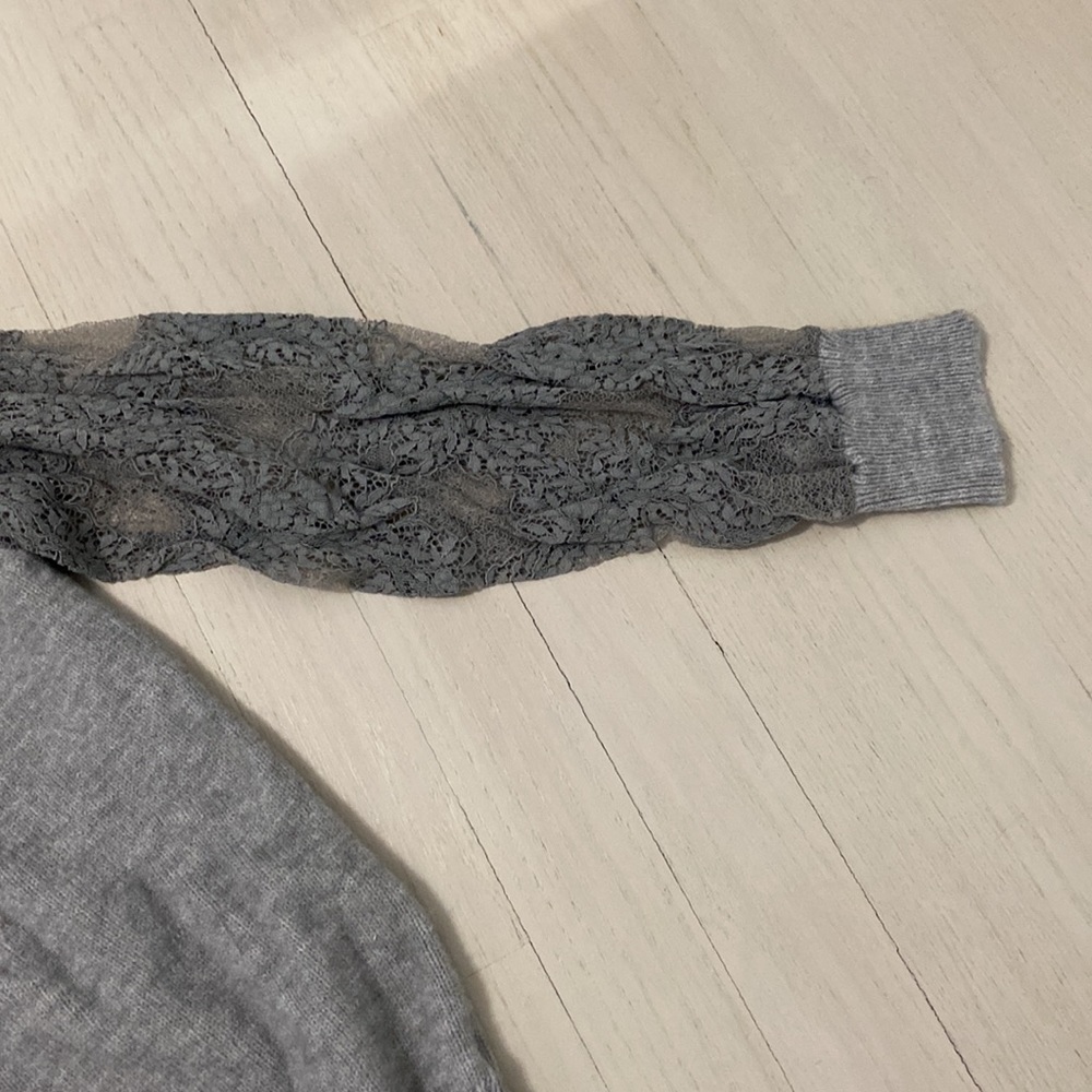 Sweater - Picture 4 of 4